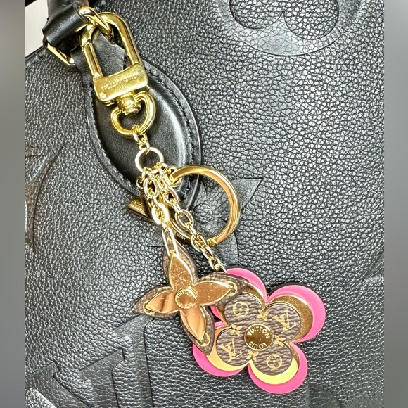 EUC Louis Vuitton Porto Cle Blooming Flower Key Chain Bag Charm - Picture 14 of 16